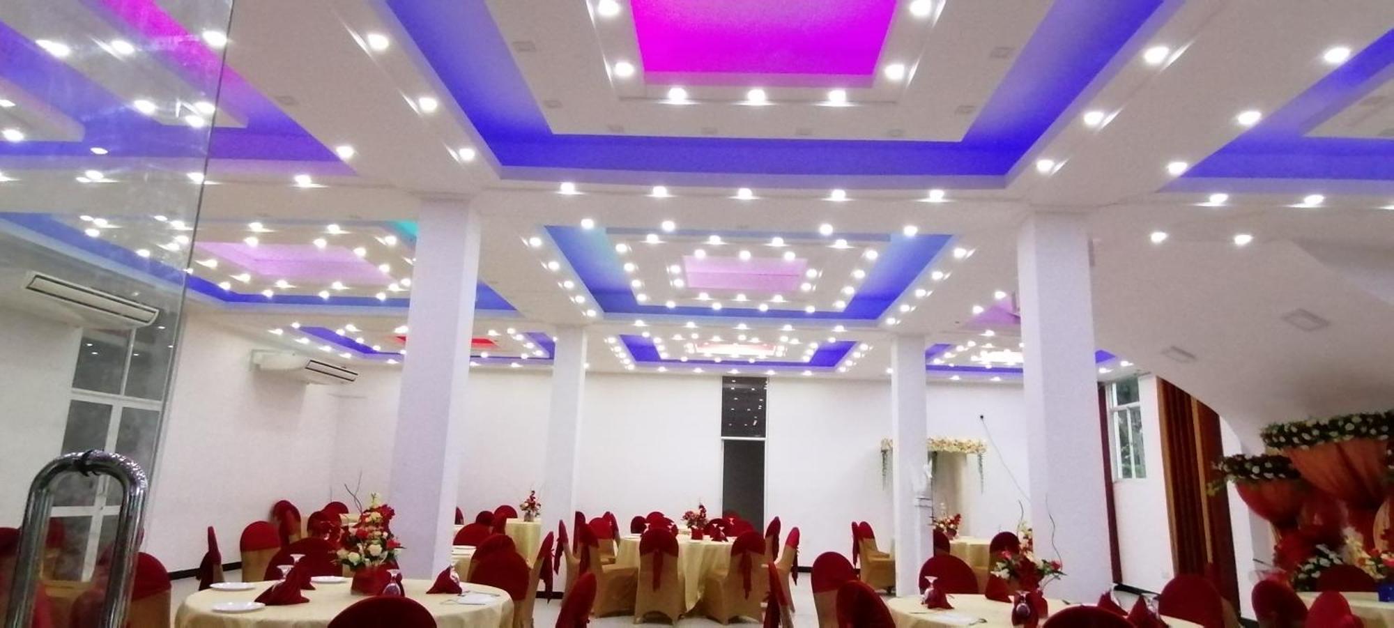 Avanya Hotel And Reception Hall Angunakolapelessa ภายนอก รูปภาพ