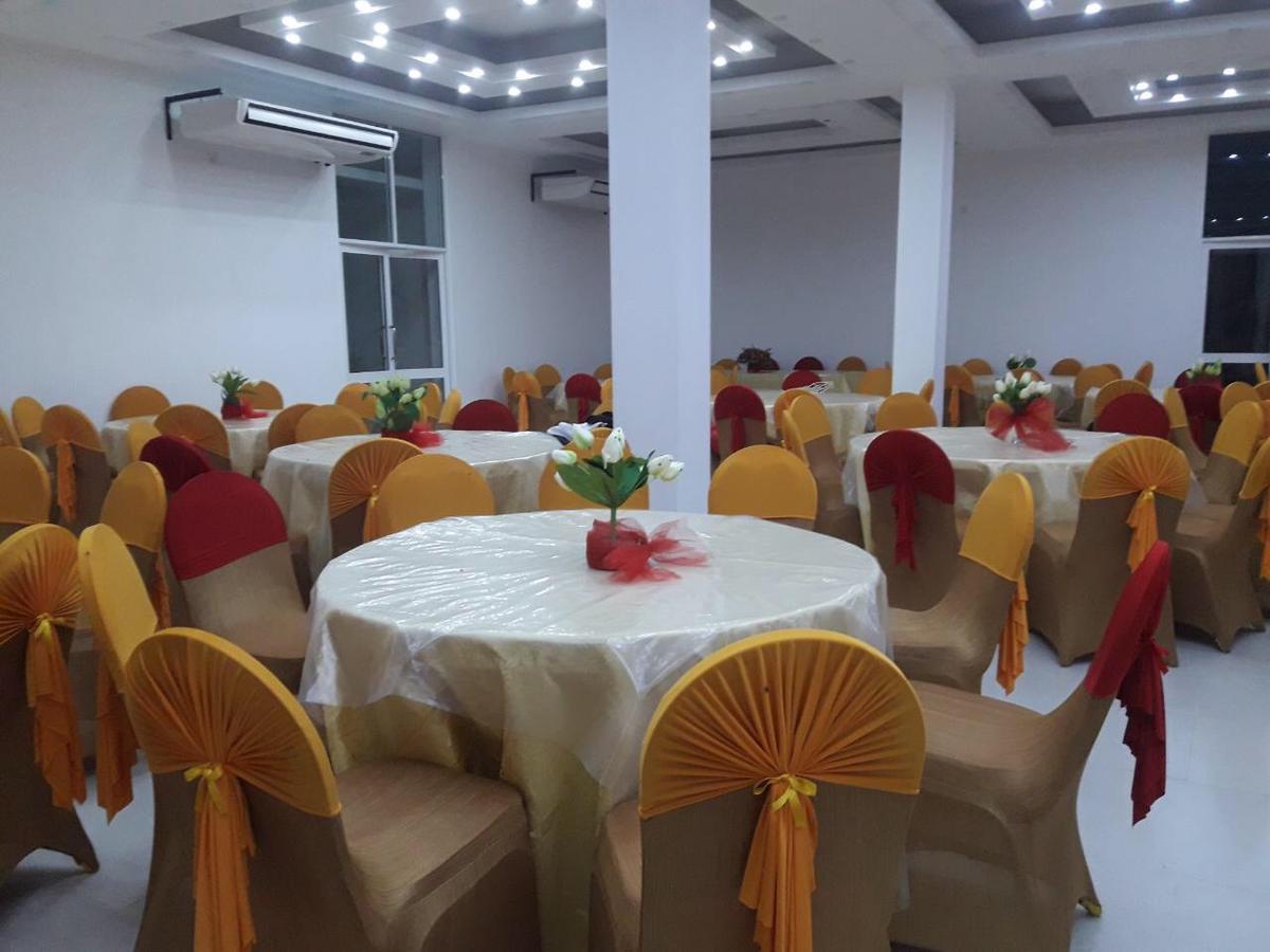 Avanya Hotel And Reception Hall Angunakolapelessa ภายนอก รูปภาพ